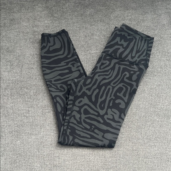 Vuori Black and Gray Patterned Leggings - Picture 6 of 6